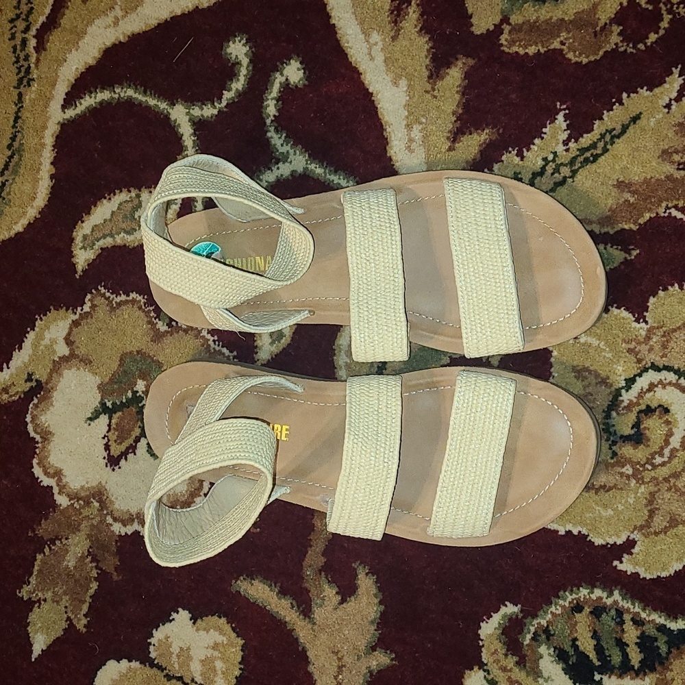 Cushionaire Memory Foam Sandals SIZE 8